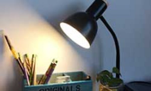 語(yǔ)音識(shí)別臺(tái)燈單片機(jī)設(shè)計(jì)方案